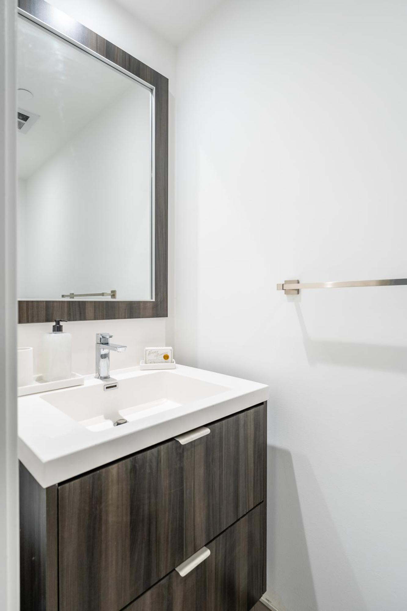 Spacious Corner Apartment Downtown Toronto Zewnętrze zdjęcie