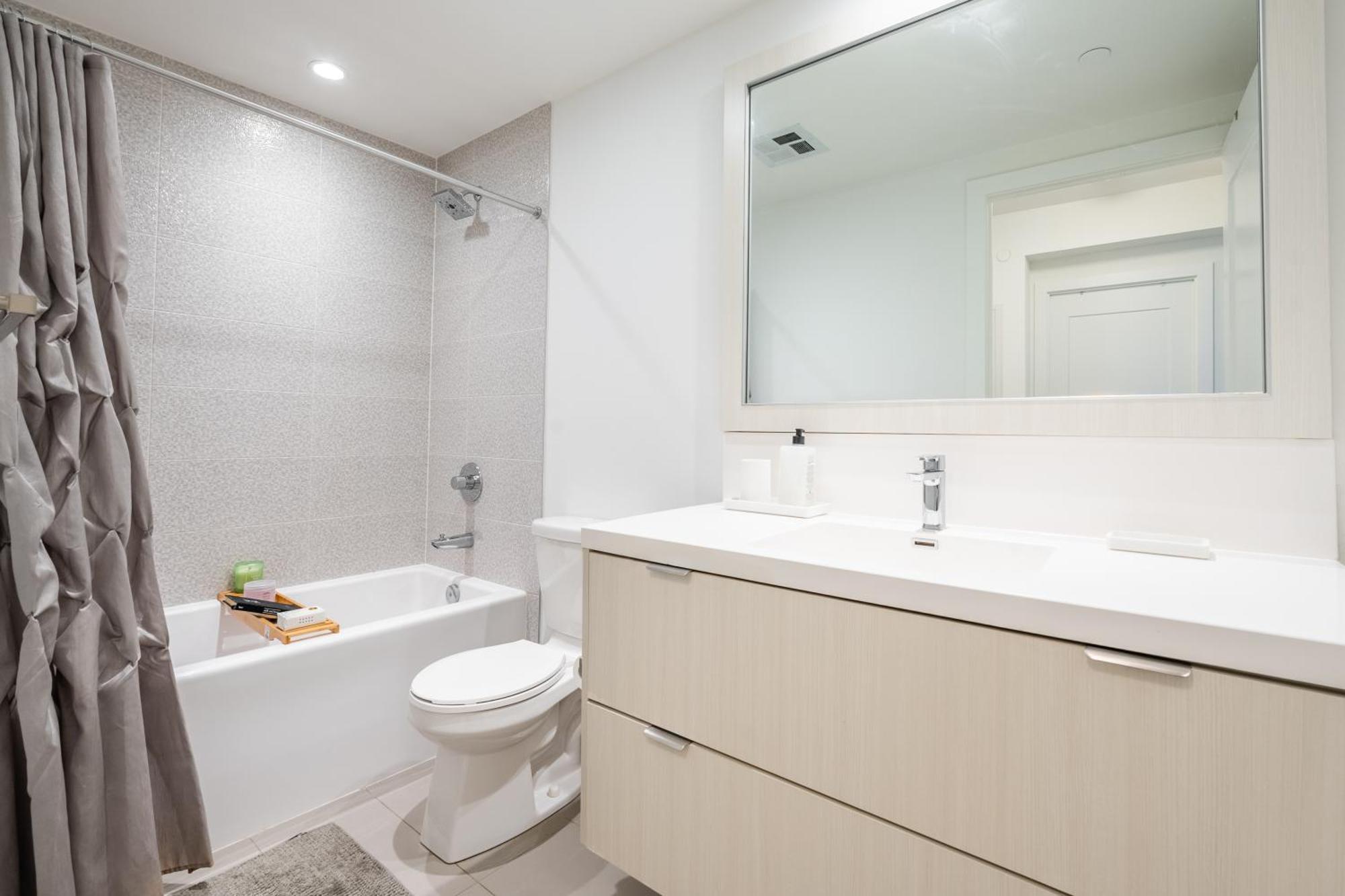 Spacious Corner Apartment Downtown Toronto Zewnętrze zdjęcie